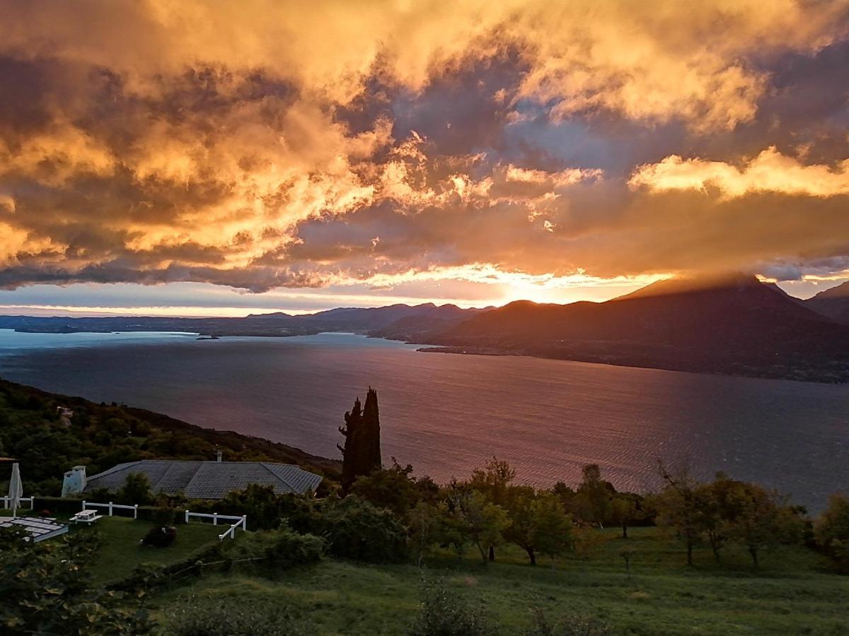 Beb Da Paolo Con Vista Lago San Zeno di Montagna Exterior foto