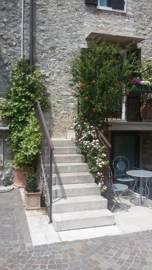 Beb Da Paolo Con Vista Lago San Zeno di Montagna Exterior foto