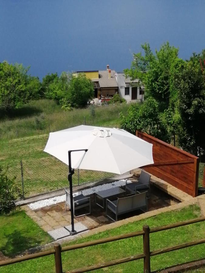 Beb Da Paolo Con Vista Lago San Zeno di Montagna Exterior foto